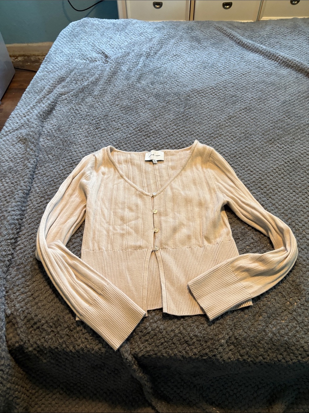 Womens size XL Pink Rose Light Beige Ribbed V‑Neck Button Cardigan Sweater